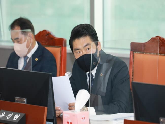 221202 유경현 의원, 경기도교육청의 허술한 예산 수립 과정 질타.jpg