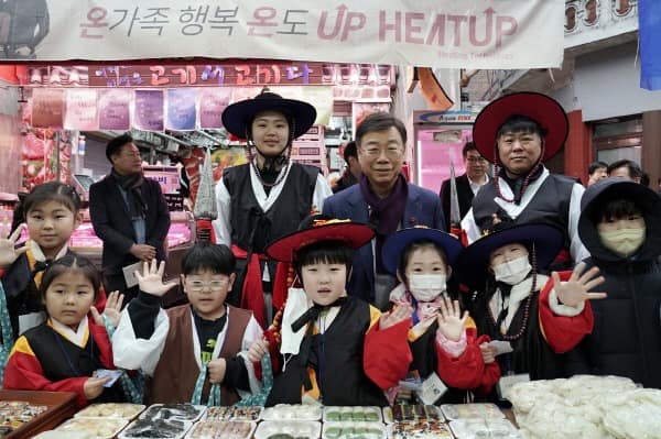 신상진 성남시장, “전통시장 활성화를 위한 가천대 학생들의 창의적 활동 응원”(1).jpg